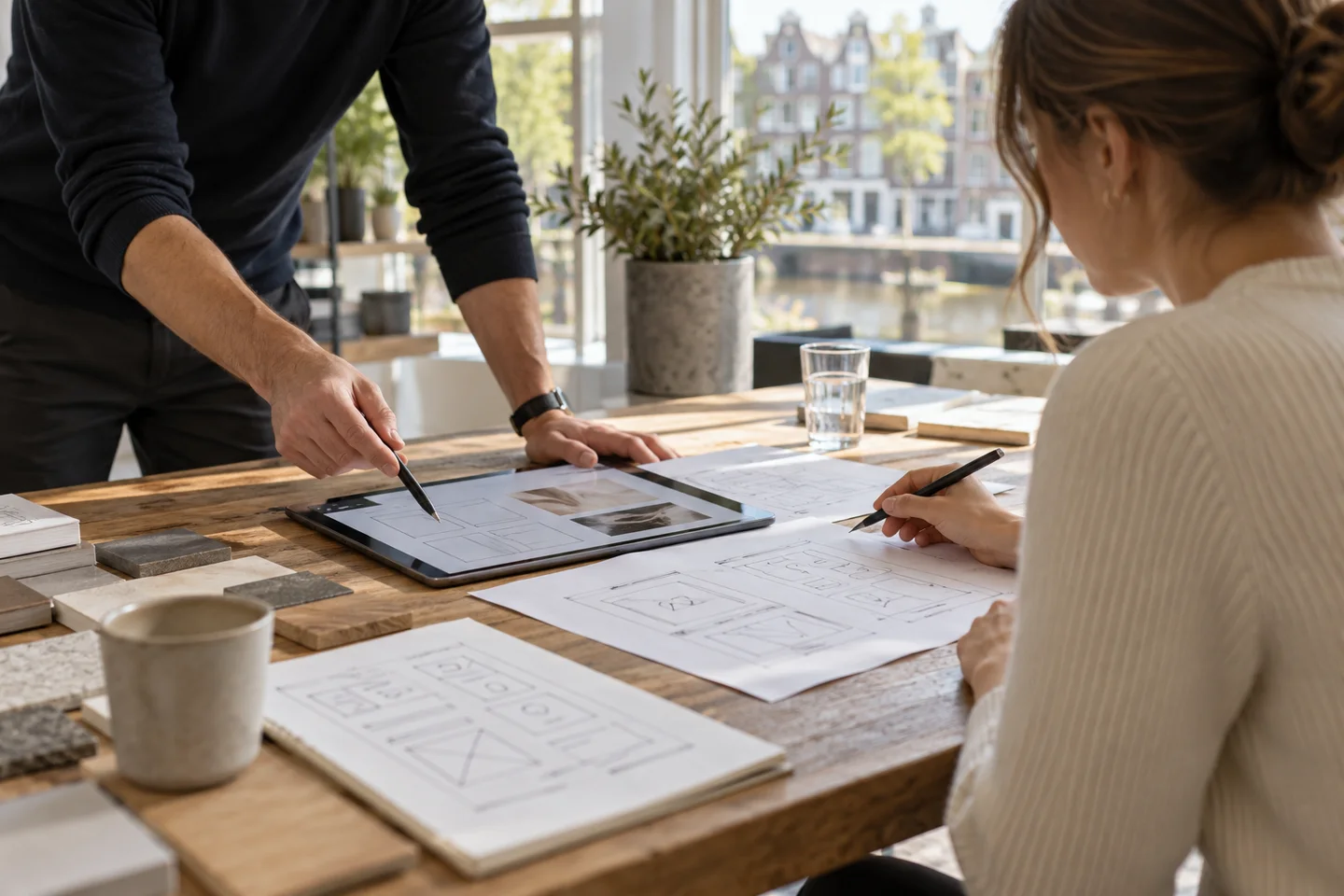 Een ontwerp samen bekijken op een tablet